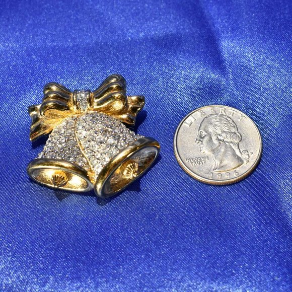 Swarovski crystal brooch pin bells bow gold tone - Picture 3 of 3